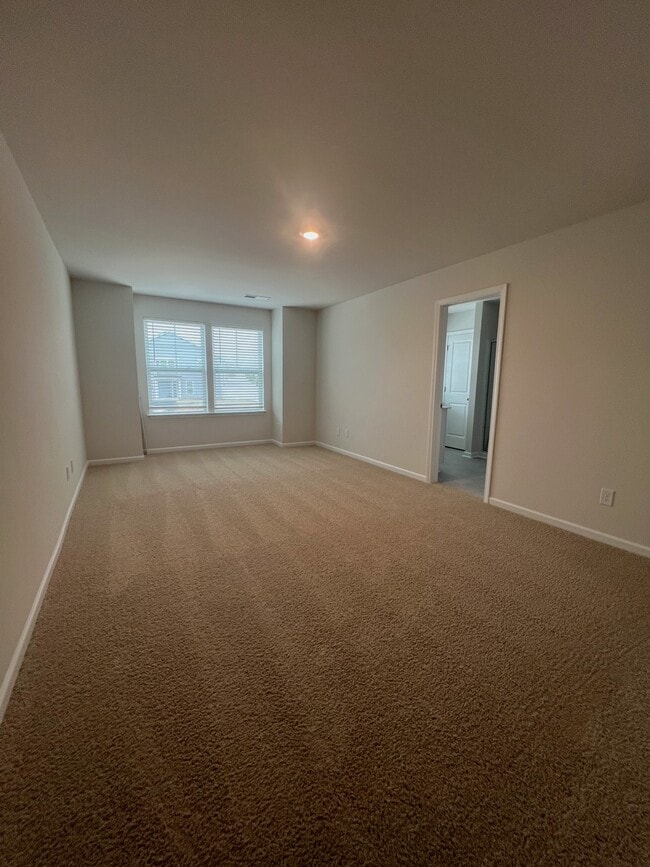 Photo - 1675 Hallview Ct