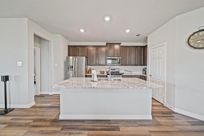 Photo - 2210 Islawild Wy