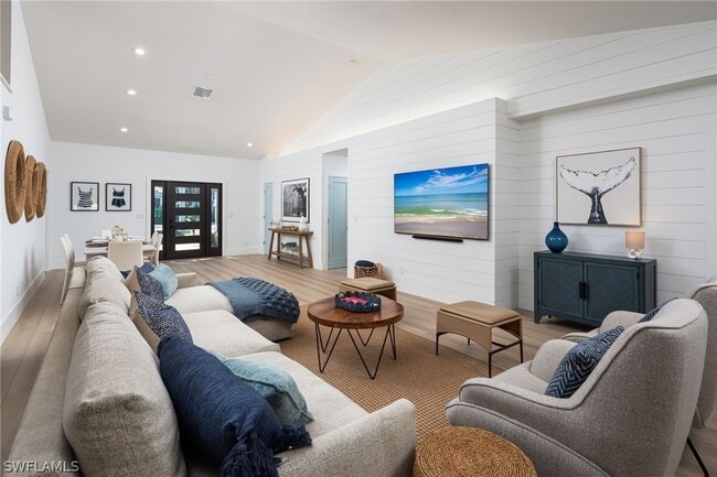 Photo - 339 4th Ave N