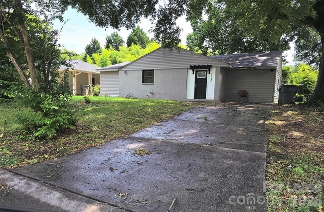Photo - 2727 Englehardt St