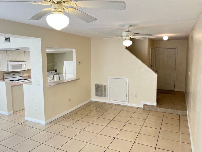 Photo - 3bed/2bath townhouse close to Disney inclu...