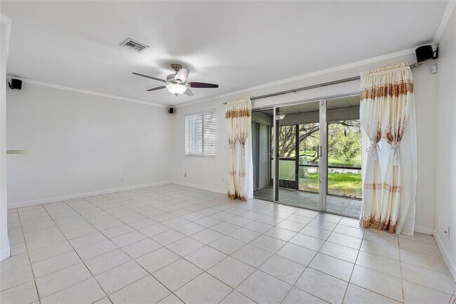 Photo - 2169 Discovery Cir W