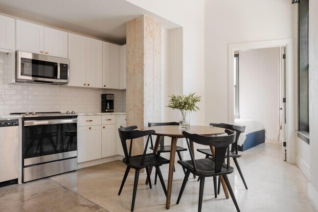 Photo - 505 E Travis St Unidad ID1267117P