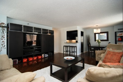 Photo - 70 W Huron St Condo