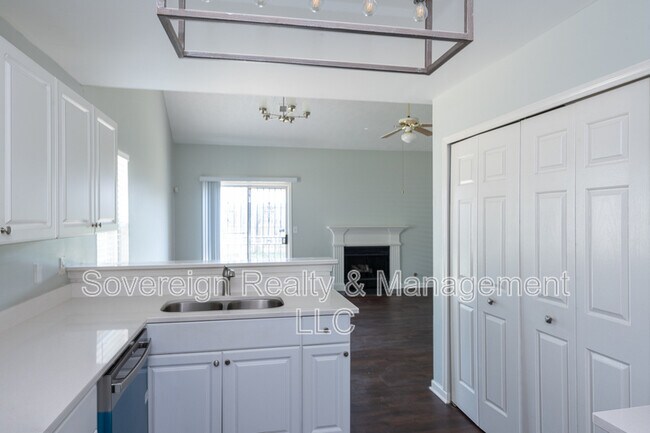 Photo - 3690 Manor Ct SW