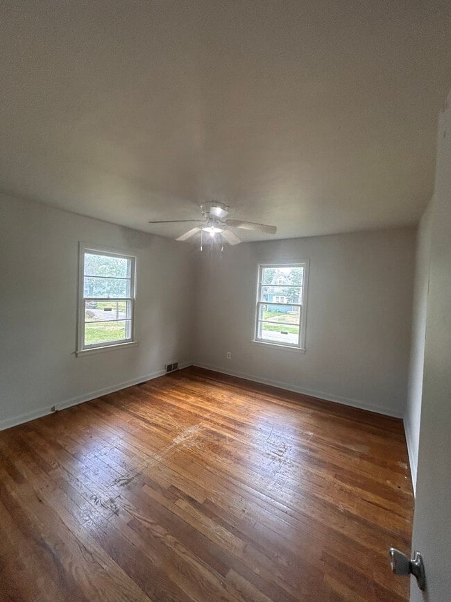 Photo - 4204 Robinwood Dr