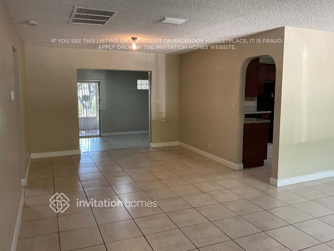 Photo - 946 Johnson St