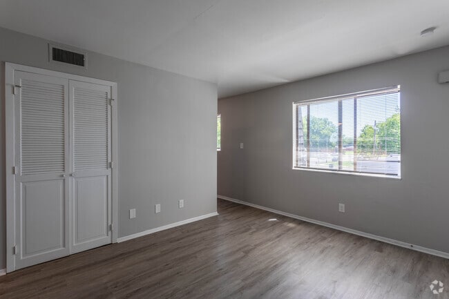 Living Area - 2 Br, 1 Ba - 650 SF