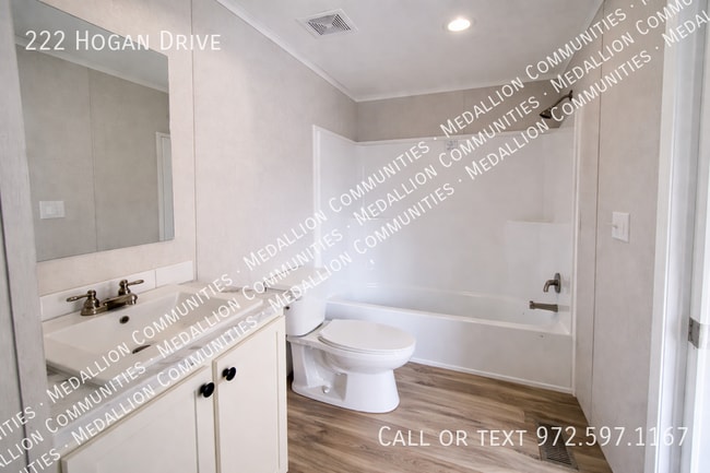 Photo - 222 Hogan Dr