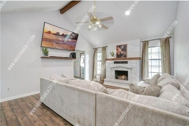 Photo - Gorgeous Blue Springs Home-Available in SEPTEMBER!!