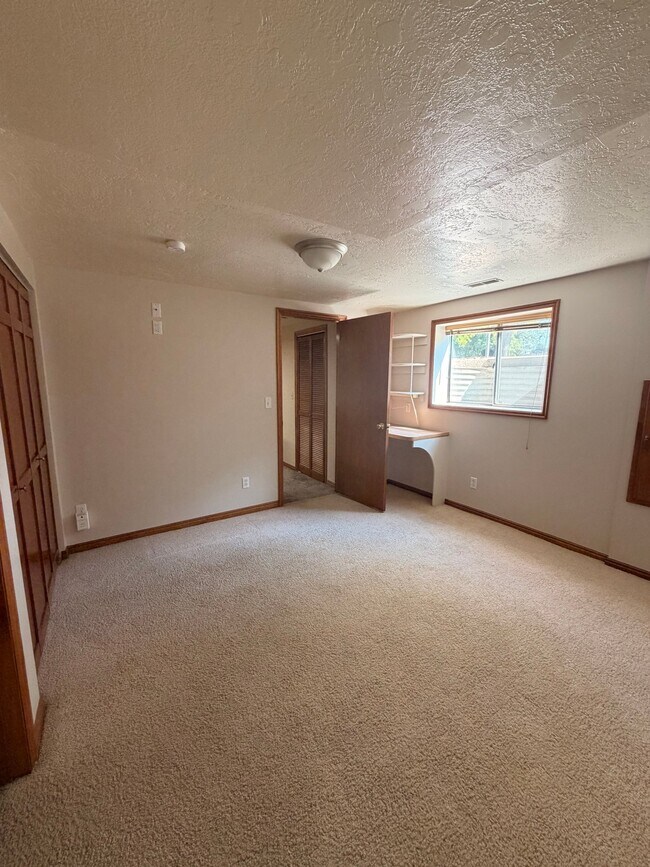 Photo - 486 Clover View Dr Unit 1
