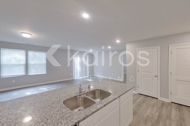 Photo - 2509 Upland Cir SE
