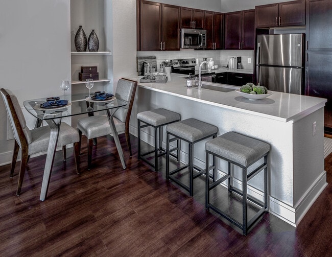 2BD, 2BA - 1055SF - Kitchen