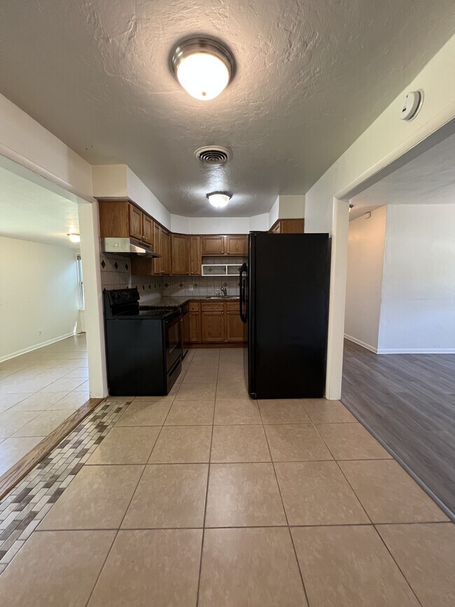 Photo - 703 Terry Dr