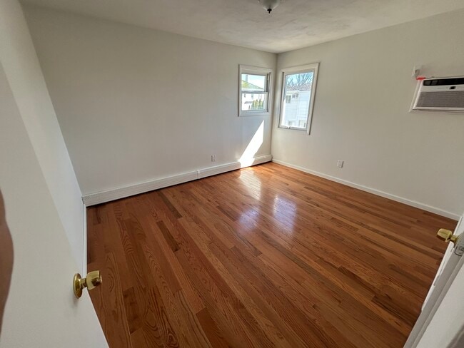 Photo - 405 Massapequa Ave