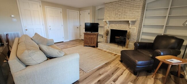 Photo - 3001 Foxdown Ct Unit B