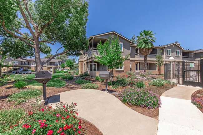 Palm Lakes Apartments