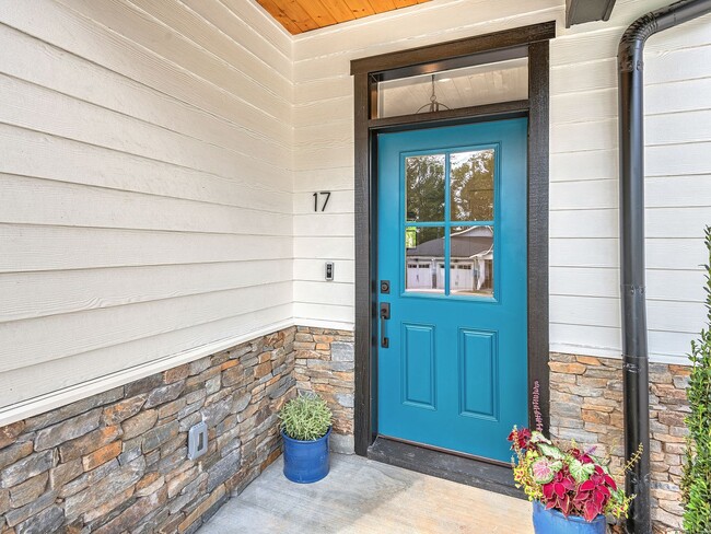 Photo - 17 Ashe Park Cir