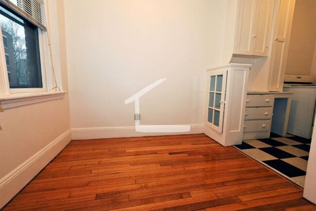 6 Chiswick Rd