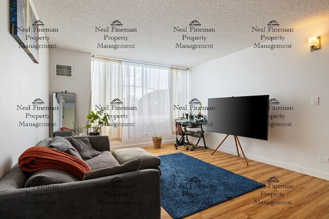 Photo - Unfurnished  1 Bed / 1 Bath Condo. 1 assigned covered parking stall. Rent Includes: AC Central, C... Unidad 412