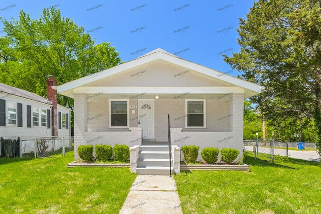 Building Photo - 901 Maurice Ave