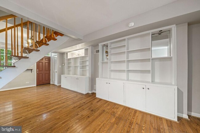 Photo - 1124 C St NE