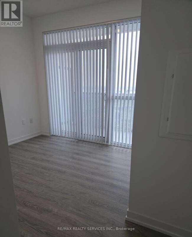 Photo - 8 Interchange Wy Unit 2006