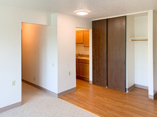 Photo - Woodland Apartments