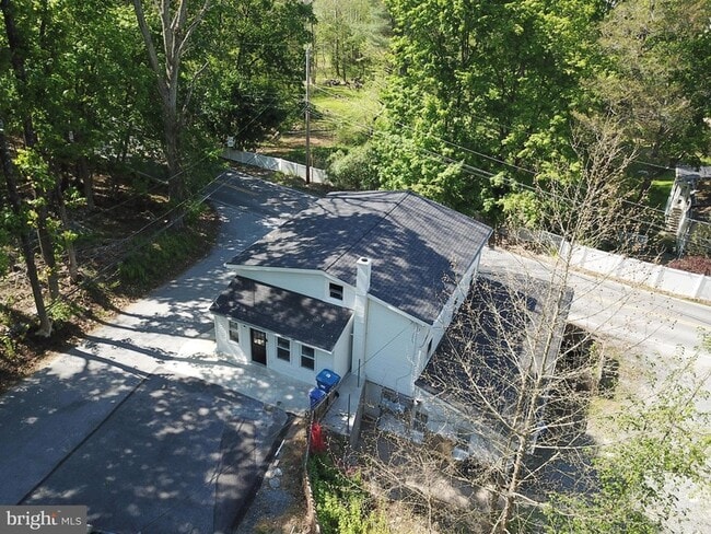 Photo - 798 Creek Rd