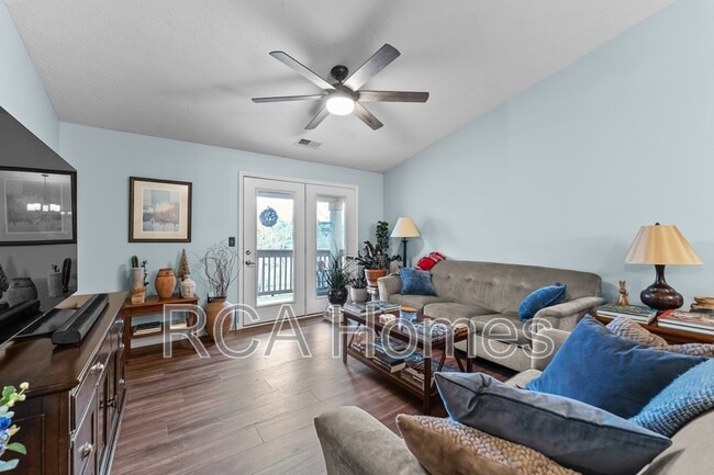 Building Photo - 8921 Hunters Creek Dr Unit 312