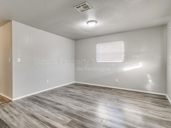 Photo - 3204 NE 11th St