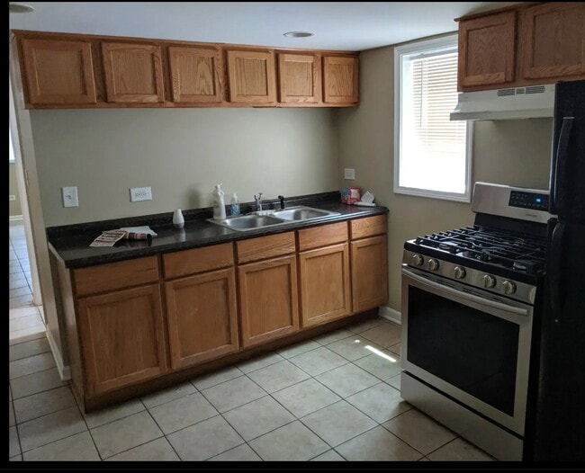 Building Photo - 2614 N Springfield Ave Unit G