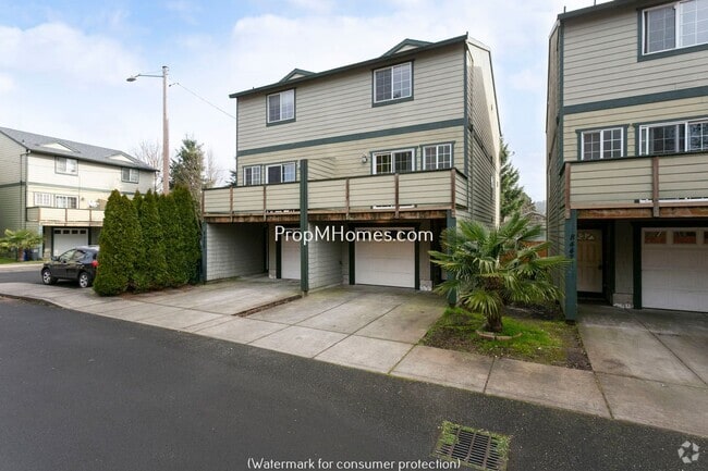 Building Photo - 3-Story Townhome in SE Portland - Attached... Unit 8443 SE Brooklyn Street
