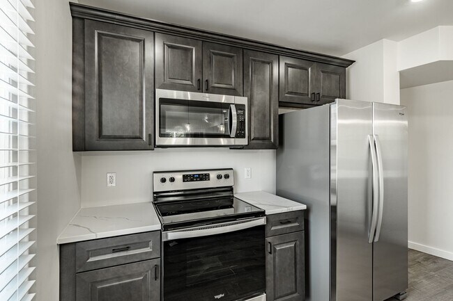 Building Photo - 324-326-326 Darby Rd Unit 2L Rental