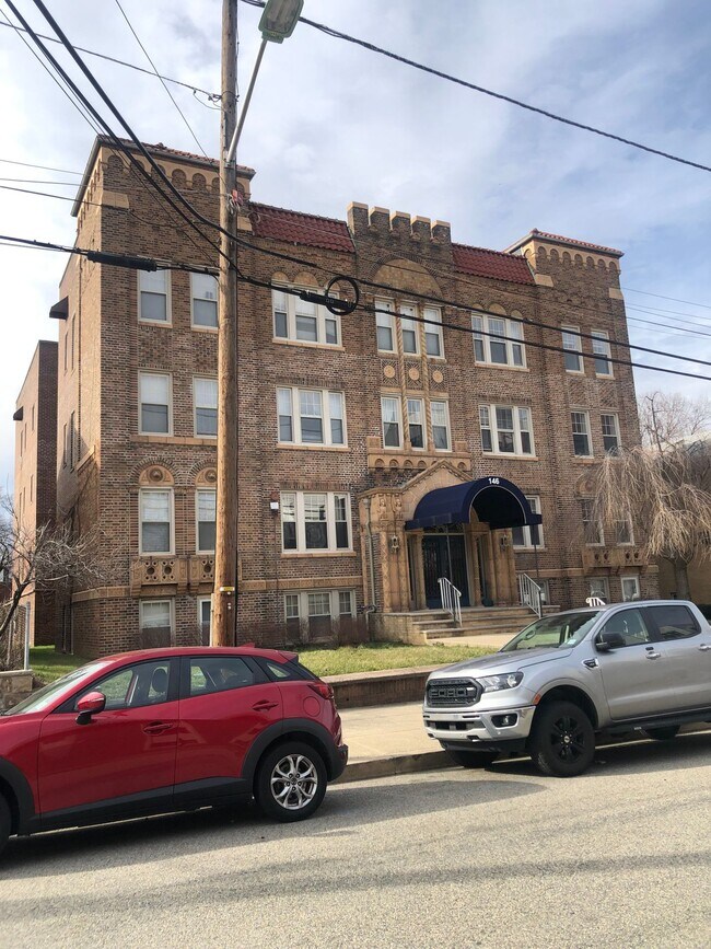 146 Valley Apartments - 146 Valley Apartments