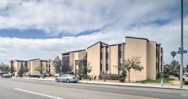 Photo - 4820 Cass St Unit #4820