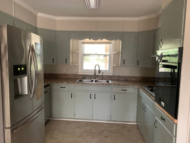 Photo - 3 Bedrrom 2 Bath Home Located in Lake Park, GA