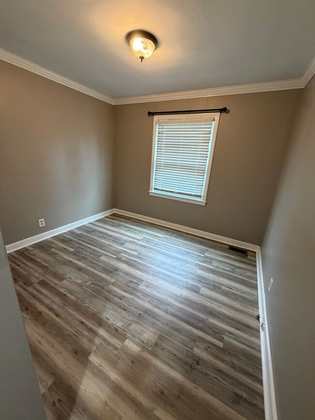 1405 Belmont Dr
