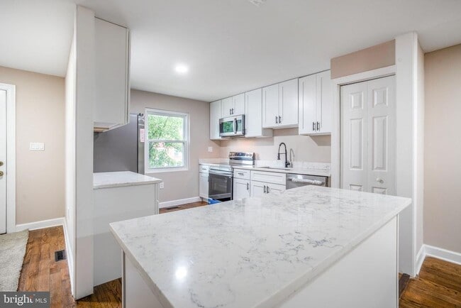 Photo - 3671 Waterwheel Square