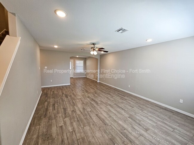 Photo - 6632 Leightyn Ln