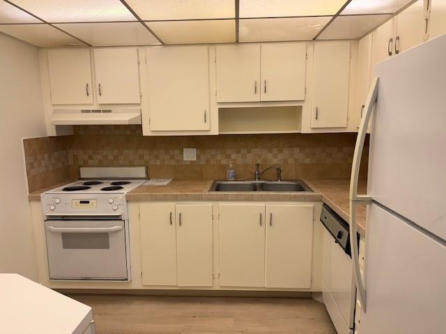 Building Photo - 2320 S Cypress Bend Dr Unit 201 Rental