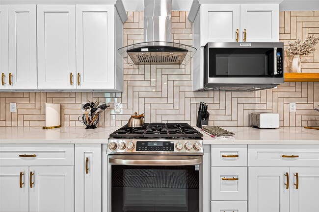 Photo - 5121 Locust St