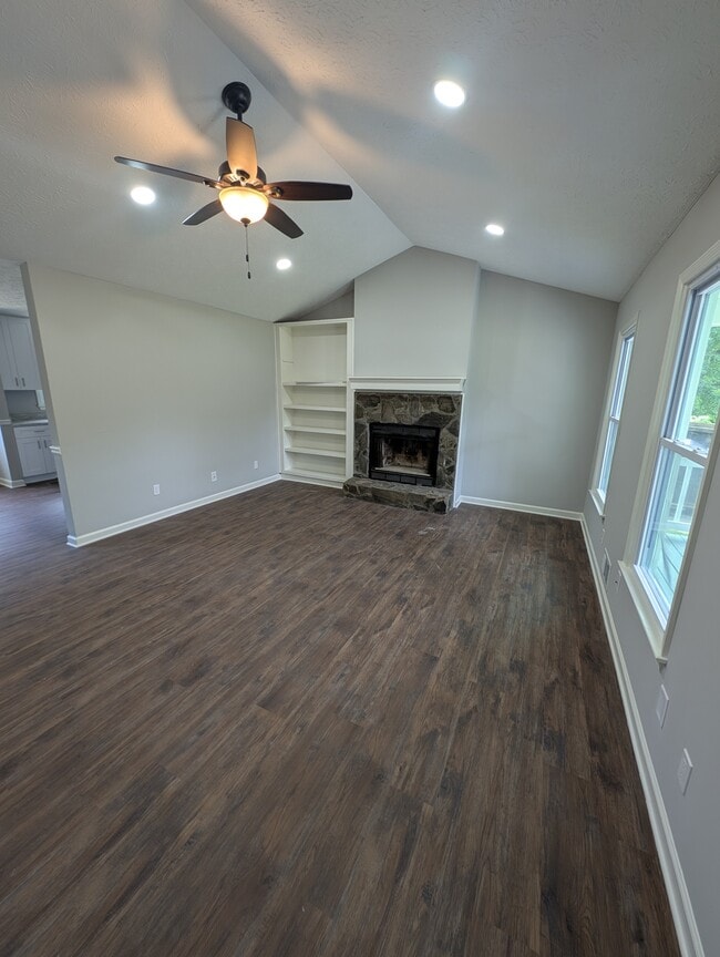 Photo - 124 Davidson Dr