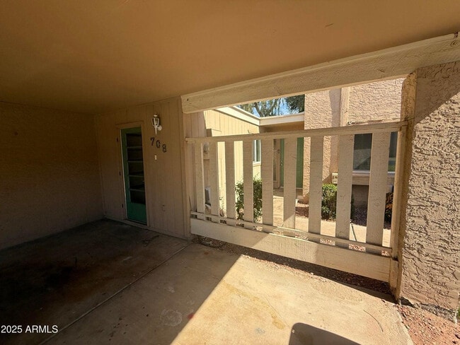 Photo - 708 E Colgate Dr