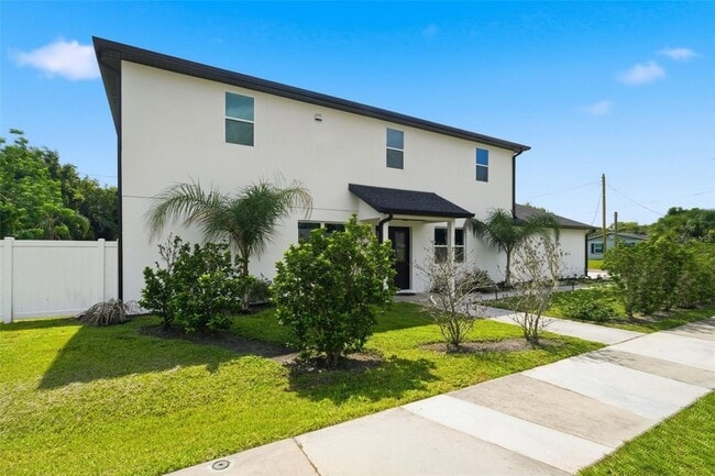 Photo - 2075 Jewell Ave