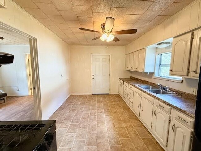 Photo - 907 N Harrison St