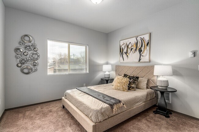 Photo - River City Apartments