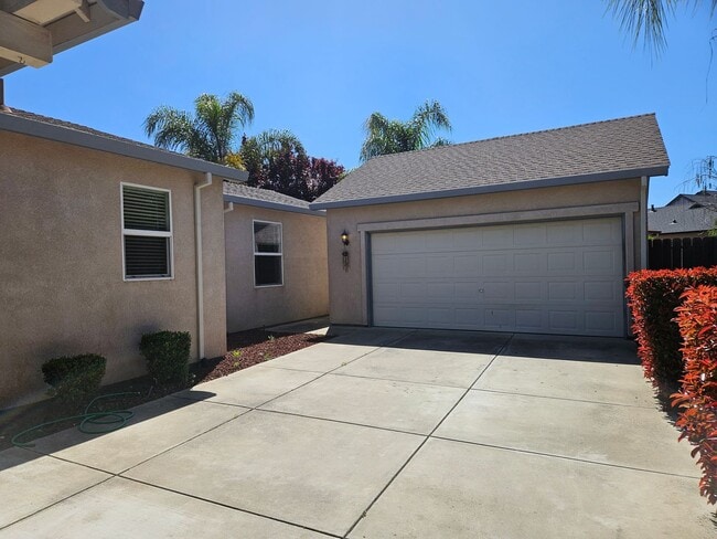 Photo - 3 bedroom single story in Manteca!