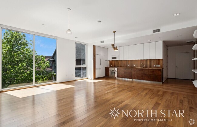 Building Photo - One of a Kind Clinton Condominium