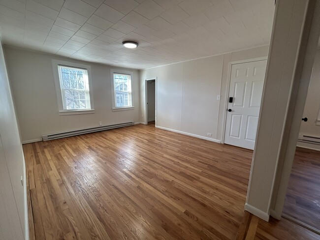 Photo - 663 Pawling Ave Unit 2L